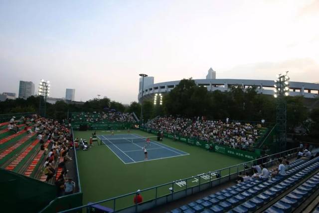 尤其突出 尤其突出